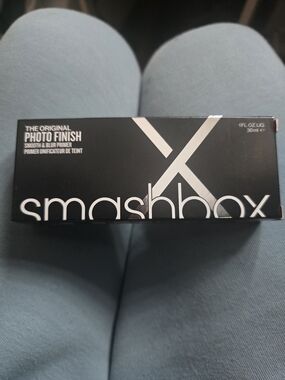 Smashbox Our #1 Primer in Black Packaging with Red Accent